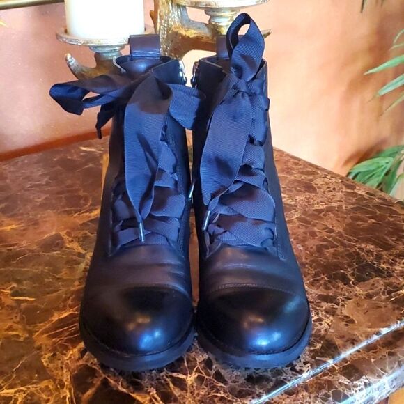 BP Bootie, Size 7, Soo Cute, Zips Up on Side. Wore 1x. - Picture 1 of 7